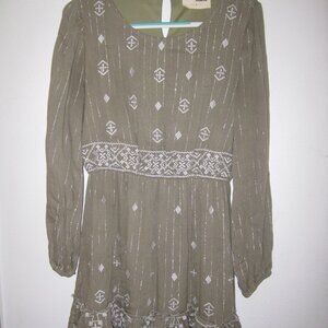 Savanna Jane green/silver embroidered knee-length dress size large